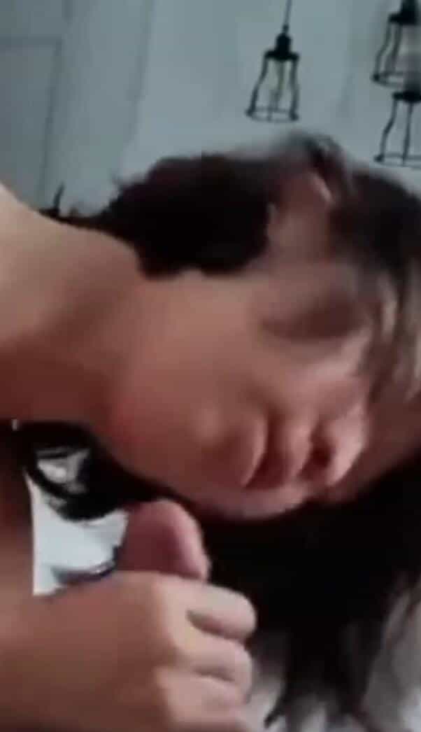 【鬼父侵女】禽兽父亲性侵17岁女儿河南真实泄露无人性鬼父家中威逼亲生女儿性侵